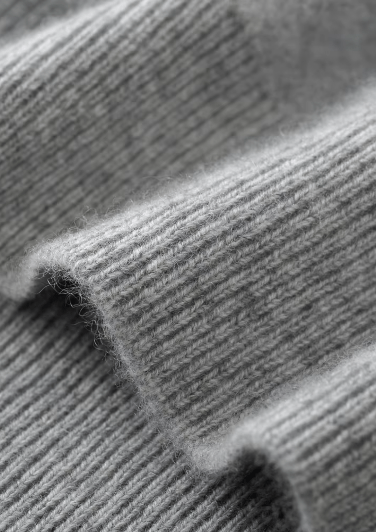 WOOL V-NECK CARDIGAN
